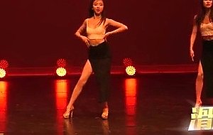 Sexy asian girls dancing! nn  