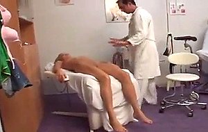 Doctor makes patient cum