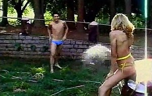 Oral sex with tranny outdoors