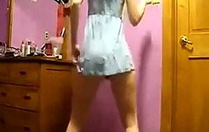 Amateur webcam girl ass shake
