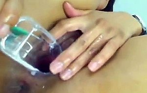 Camgirl amy fists both holes and squirts