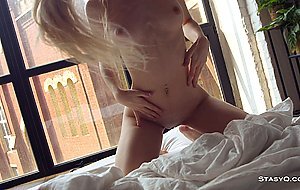 Smely Q Petite Body In The Exclusive Video