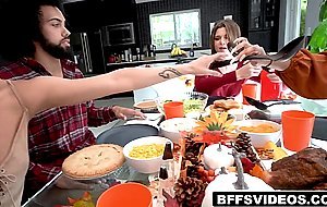 Thanksgiving dinner turns into pussy pounding