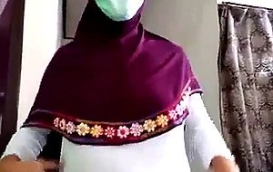 indonesian- jilbaber tudung hijab exhibitionist