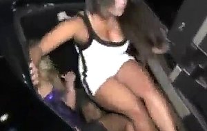 Nightclub whores get started in the limo