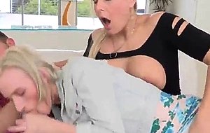 Blonde milf and honey teen girl suck dick together in threesome