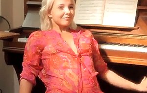 Katerina kozlova- piano practice - SEXTVX.COM