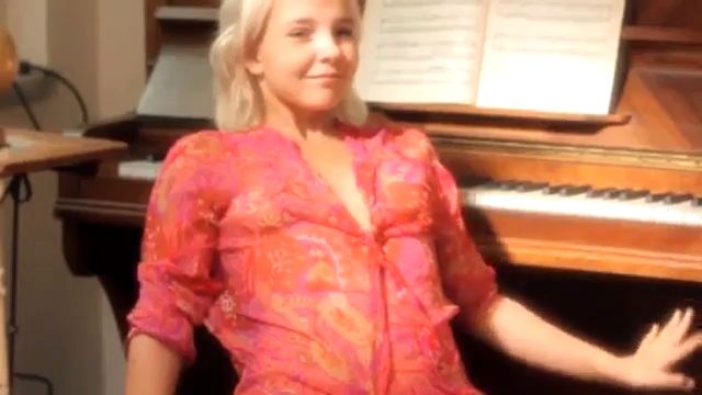 Katerina kozlova- ピアノの練習  - SEXTVX.COM